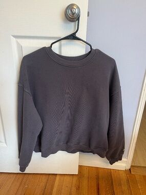Daily Drills Gray Crewneck Sweatshirt Size XS/S